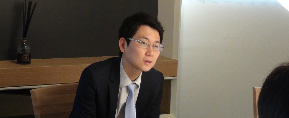篠田匡志氏