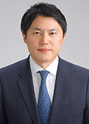 大 毅氏